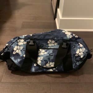 L.L. Bean Y2K medium duffle bag